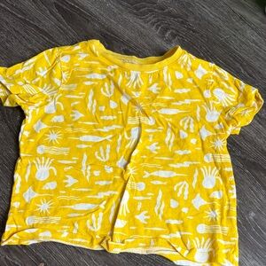 5/$20 Old Navy Yellow Short Sleeve Graphic Tee with White Motifs